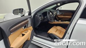 Volvo S90 B6 AWD Ultra Bright 2025 года из Южной Кореи