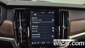 Volvo S90 B6 AWD Ultra Bright 2025 года из Южной Кореи