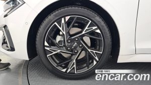 Kia K5 1.6 Turbo 2025 года из Южной Кореи