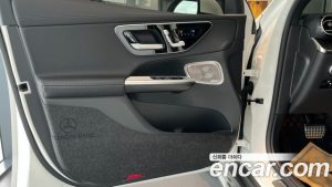 Mercedes-Benz GLC-Class GLC300 4MATIC AMG Line 2024 года из Южной Кореи