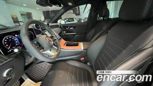 Mercedes-Benz GLC-Class GLC300 4MATIC AMG Line 2024 года из Южной Кореи