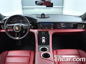 Porsche Taycan Turbo CROSS TURISMO 2024 года из Южной Кореи