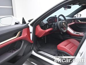 Porsche Taycan Turbo CROSS TURISMO 2024 года из Южной Кореи