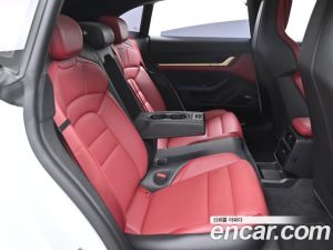 Porsche Taycan Turbo CROSS TURISMO 2024 года из Южной Кореи