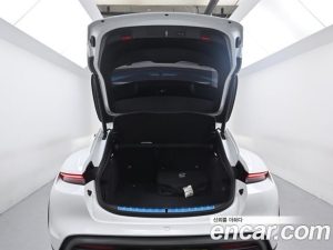 Porsche Taycan Turbo CROSS TURISMO 2024 года из Южной Кореи