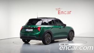 Mini Cooper Favoured 2025 года из Южной Кореи