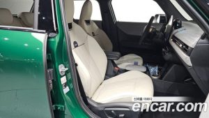 Mini Cooper Favoured 2025 года из Южной Кореи