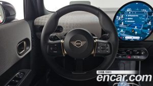 Mini Cooper Favoured 2025 года из Южной Кореи
