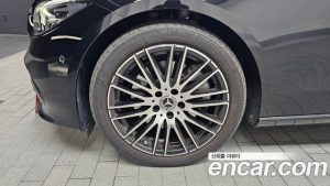 Mercedes-Benz C-Class C300 4MATIC Avantgarde 2024 года из Южной Кореи