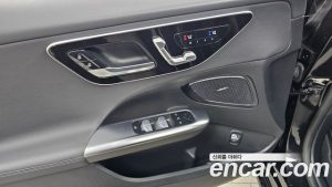 Mercedes-Benz C-Class C300 4MATIC Avantgarde 2024 года из Южной Кореи