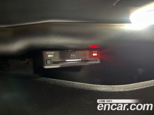 Mercedes-Benz GLC-Class GLC300 4MATIC Avantgarde 2025 года из Южной Кореи