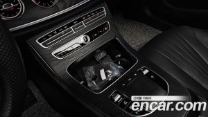 Mercedes-Benz CLS-Class CLS300d 4MATIC 2023 года из Южной Кореи