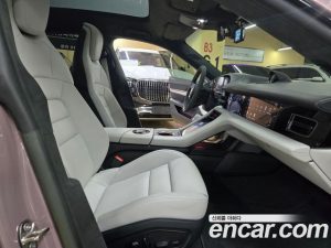 Porsche Taycan Turbo CROSS TURISMO 2023 года из Южной Кореи