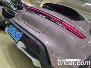 Porsche Taycan Turbo CROSS TURISMO 2023 года из Южной Кореи
