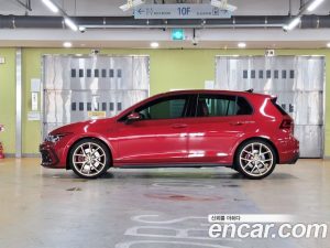 Volkswagen Golf 2.0 GTI 2023 года из Южной Кореи
