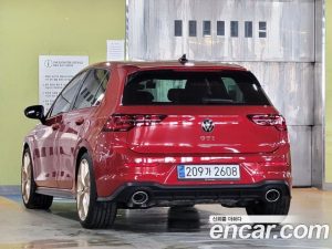 Volkswagen Golf 2.0 GTI 2023 года из Южной Кореи