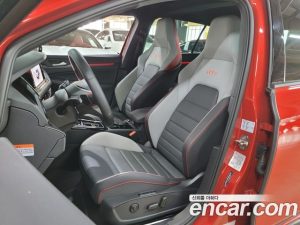 Volkswagen Golf 2.0 GTI 2023 года из Южной Кореи