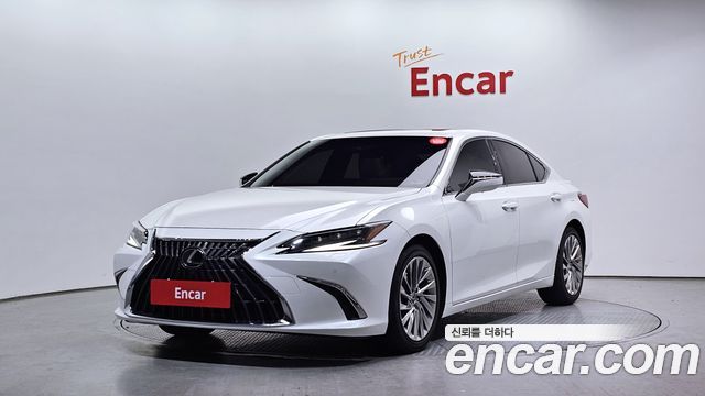 Lexus ES Executive 2025 года из Кореи