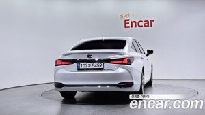 Lexus ES Executive 2025 года из Южной Кореи