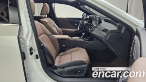 Lexus ES Executive 2025 года из Южной Кореи