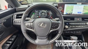 Lexus ES Executive 2025 года из Южной Кореи