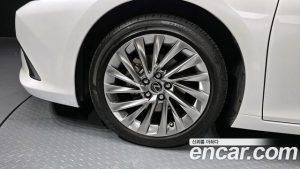 Lexus ES Executive 2025 года из Южной Кореи