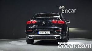 Mercedes-Benz GLC-Class GLC300 4MATIC Coupe 2023 года из Южной Кореи