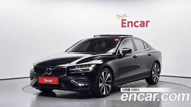 Volvo S60 B5 ULTIMATE Bright 2023 года из Кореи