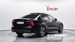 Volvo S60 B5 ULTIMATE Bright 2023 года из Южной Кореи