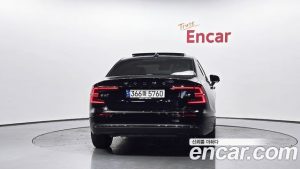 Volvo S60 B5 ULTIMATE Bright 2023 года из Южной Кореи
