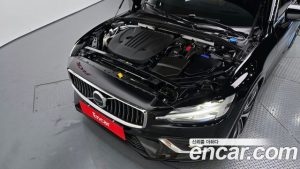 Volvo S60 B5 ULTIMATE Bright 2023 года из Южной Кореи