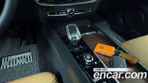 Volvo S60 B5 ULTIMATE Bright 2023 года из Южной Кореи