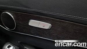 Mercedes-Benz GLC-Class GLC300 4MATIC Coupe 2023 года из Южной Кореи