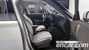 Mini Countryman ALL4 CLASSIC First Edition 2025 года из Южной Кореи