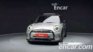 Mini Cooper CLASSIC Plus 2024 года из Южной Кореи