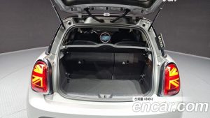 Mini Cooper CLASSIC Plus 2024 года из Южной Кореи