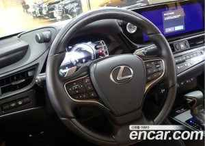 Lexus ES Executive 2025 года из Южной Кореи
