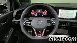 Volkswagen Golf 2.0 GTI 2024 года из Южной Кореи