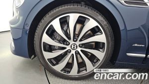 Bentley Flying Spur 4.0 Azure 2024 года из Южной Кореи