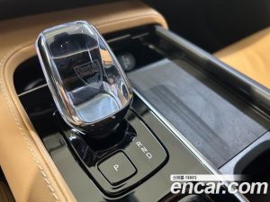 Volvo XC90 T8 Ultra Bright HYBRID 2025 года из Южной Кореи