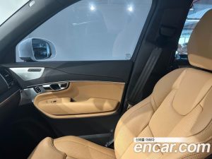Volvo XC90 T8 Ultra Bright HYBRID 2025 года из Южной Кореи