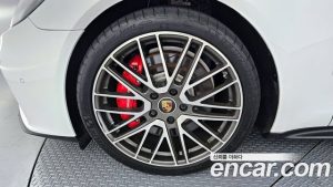 Porsche Panamera 4.0 GTS 2022 года из Южной Кореи