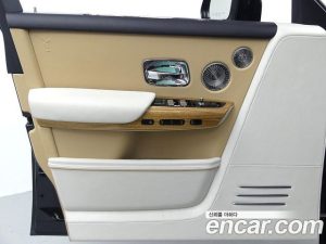 Rolls-Royce Phantom 6.7 EWB V12 2023 года из Южной Кореи