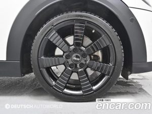 Mini Cooper 5Door RESOLUTE Edition 2023 года из Южной Кореи