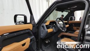 Land Rover Defender 110 P400 X 2024 года из Южной Кореи
