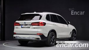 BMW X5 xDrive 50e xLine 2024 года из Южной Кореи