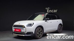 Mini Countryman ALL4 SE Favoured 2025 года из Южной Кореи