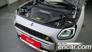 Mini Countryman ALL4 SE Favoured 2025 года из Южной Кореи