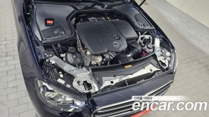 Mercedes-Benz E-Class E220d 4MATIC Exclusive 2023 года из Южной Кореи