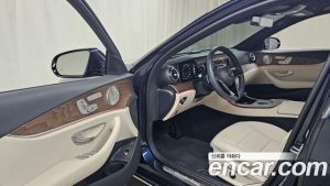 Mercedes-Benz E-Class E220d 4MATIC Exclusive 2023 года из Южной Кореи
